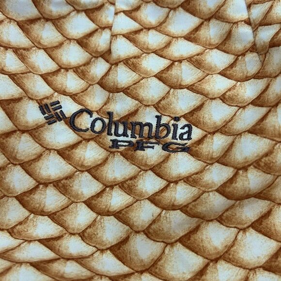 Columbia board shorts with fish scale print and bottle opener - Picture 5 of 7